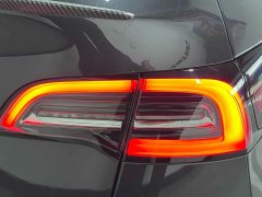 Tesla Model Y Rear-Wheel Drive - ფოტო 4