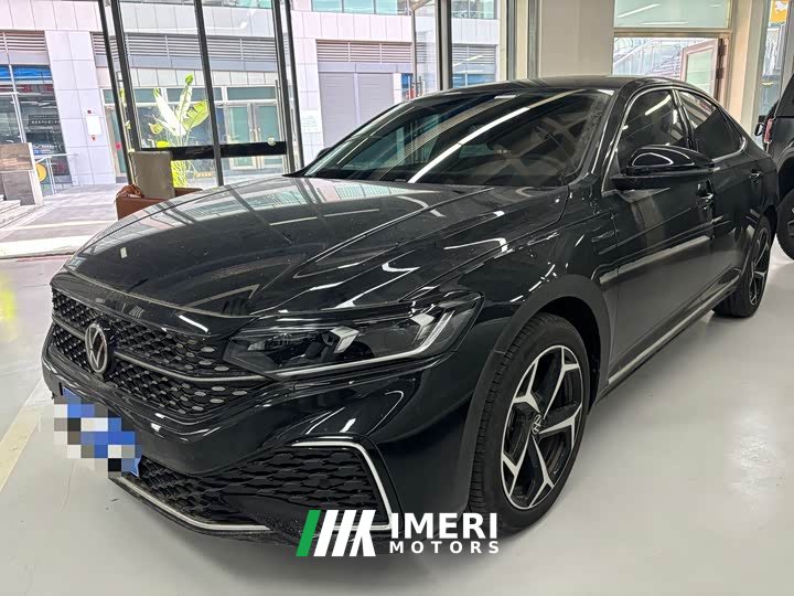 Volkswagen Passat 330TSI Elite - ავტომობილი ჩინეთიდან