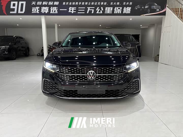 Volkswagen Passat 330TSI Starry Sky Elite