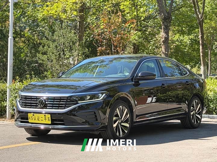 Volkswagen Passat Outstanding Edition 330TSI Elite