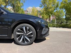 Volkswagen Passat Outstanding Edition 330TSI Elite - ფოტო 4