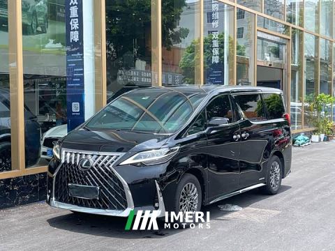 2023 Lexus LM 300h Four-Seat Royal Edition