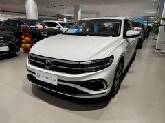 Volkswagen Bora 200TSI DSG Comfort Navigation Edition - ფოტო 1