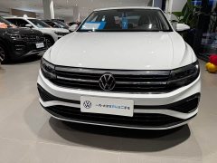Volkswagen Bora 200TSI DSG Comfort Navigation Edition - ფოტო 2