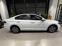Volkswagen Bora 200TSI DSG Comfort Navigation Edition - ფოტო 3