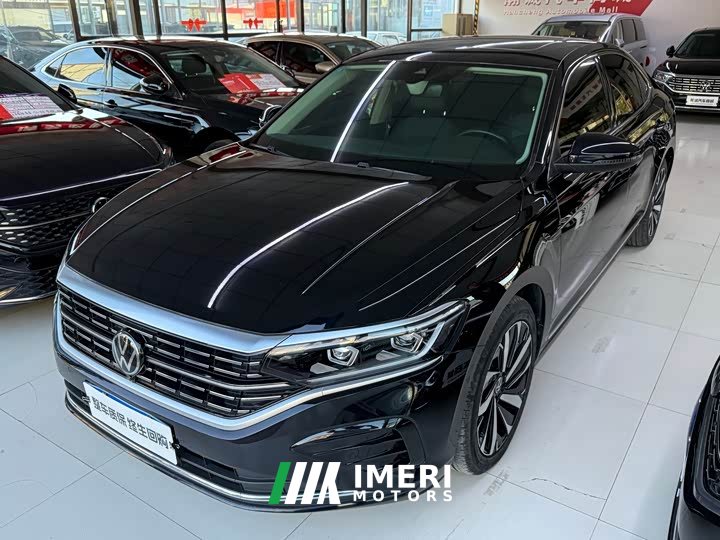 Volkswagen Passat 330TSI Luxury