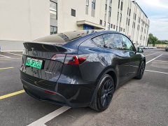 Tesla Model Y Rear-Wheel Drive - ფოტო 4