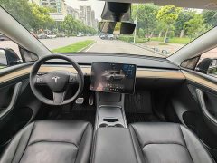 Tesla Model Y Rear-Wheel Drive - ფოტო 12