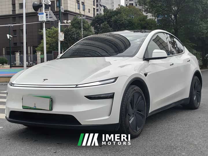 Tesla Model Y Rear-Wheel Drive