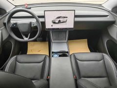 Tesla Model Y Rear-Wheel Drive - ფოტო 3