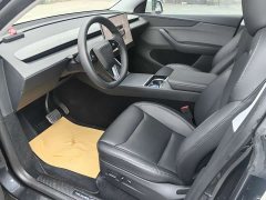 Tesla Model Y Rear-Wheel Drive - ფოტო 4