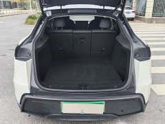 Tesla Model Y Rear-Wheel Drive - ფოტო 7