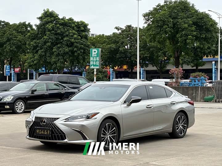 Lexus ES 2022 300h Premium Edition - ავტომობილი ჩინეთიდან