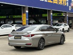 Lexus ES 2022 300h Premium Edition - ფოტო 18