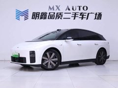 Li Auto i6 Four-Wheel Drive Standard Edition - ფოტო 1