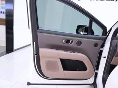 Li Auto i6 Four-Wheel Drive Standard Edition - ფოტო 18