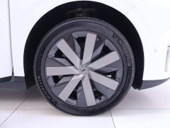 Li Auto i6 Four-Wheel Drive Standard Edition - ფოტო 6
