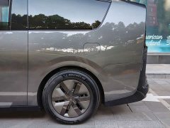 Li Auto Li Xiang MEGA Ultra - ფოტო 17
