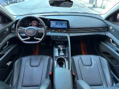 Hyundai Elantra 2022 1.5L CVT Luxury - ფოტო 16