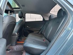 Hyundai Elantra 2022 1.5L CVT Luxury - ფოტო 18