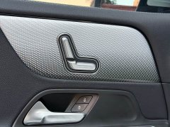 Mercedes-Benz GLB 2021 GLB 180 Fashion - ფოტო 16