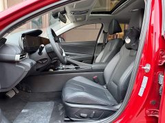 Hyundai Elantra 1.5L CVT Luxury - ფოტო 17