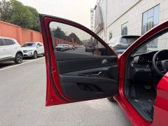 Hyundai Elantra 1.5L CVT Luxury - ფოტო 19