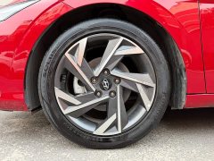 Hyundai Elantra 1.5L CVT Luxury - ფოტო 20