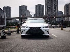 Lexus ES 2022 300h Premium Edition - ფოტო 4