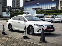Lexus ES 2022 300h Premium Edition - ფოტო 6