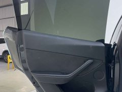 Tesla Model Y Rear-Wheel Drive - ფოტო 11