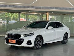 BMW 5 Series 530Li Luxury M Sport Package - ფოტო 1
