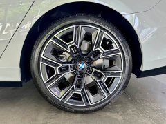 BMW 5 Series 530Li Luxury M Sport Package - ფოტო 18