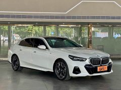 BMW 5 Series 530Li Luxury M Sport Package - ფოტო 3