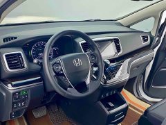 Honda Odyssey 2.0L Sharp Premium Edition - ფოტო 12