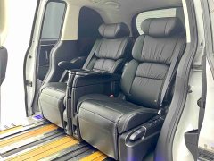 Honda Odyssey 2.0L Sharp Premium Edition - ფოტო 9