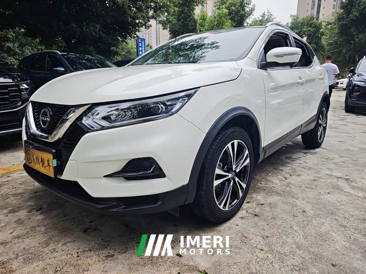 Nissan Qashqai Classic 2.0L CVT XV Premier Edition