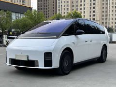 Li Auto MEGA Home - ფოტო 1