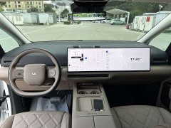 Li Auto MEGA Home - ფოტო 19