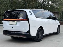 Li Auto MEGA Home - ფოტო 4