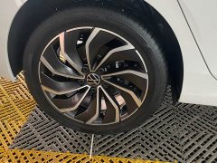 Volkswagen Golf 2023 280TSI DSG Pro - ფოტო 9