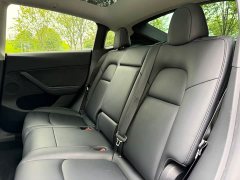 Tesla Model Y Long Range All-Wheel Drive - ფოტო 14