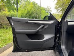 Tesla Model Y Long Range All-Wheel Drive - ფოტო 8