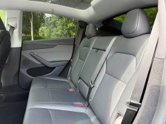 Tesla Model Y Rear-Wheel Drive - ფოტო 10