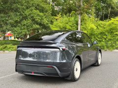 Tesla Model Y Rear-Wheel Drive - ფოტო 16