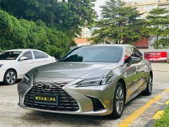 Lexus ES 300h Premium Edition - ფოტო 1