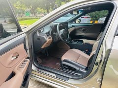 Lexus ES 300h Premium Edition - ფოტო 10