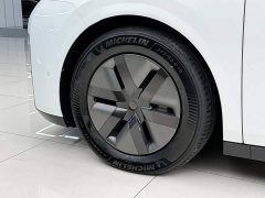 Li Auto Li Xiang MEGA 2024 Ultra - ფოტო 3