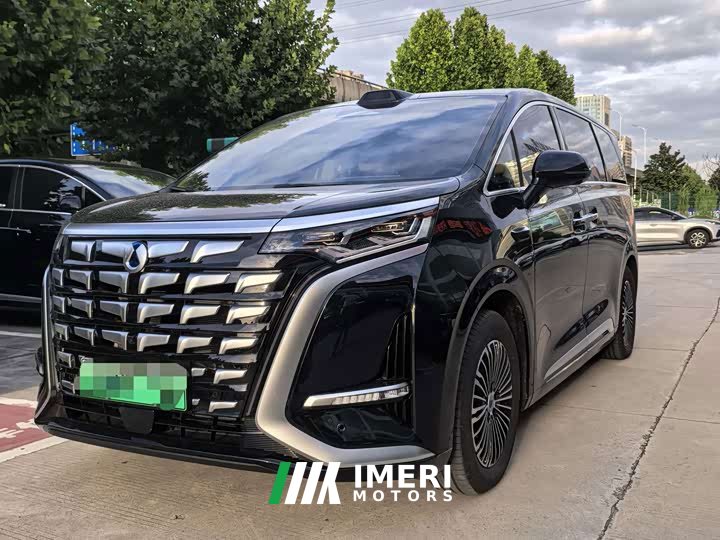 Denza D9 Second Generation EV AWD Flash Charge Prestige