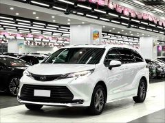 Toyota Sienna 2.5L Hybrid FWD Comfort - ფოტო 1